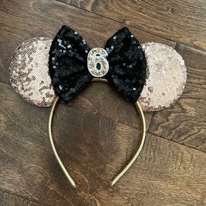 Minnie Mouse ears Number 6